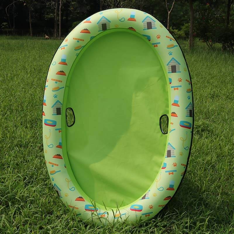 Lit flottant de piscine gonflable pour chien